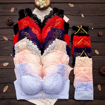 

Comfortable Sexy Thin Lace Breathable No Steel Ring Gathered To Receive The Pair Of Breast Bra + Briefs Set