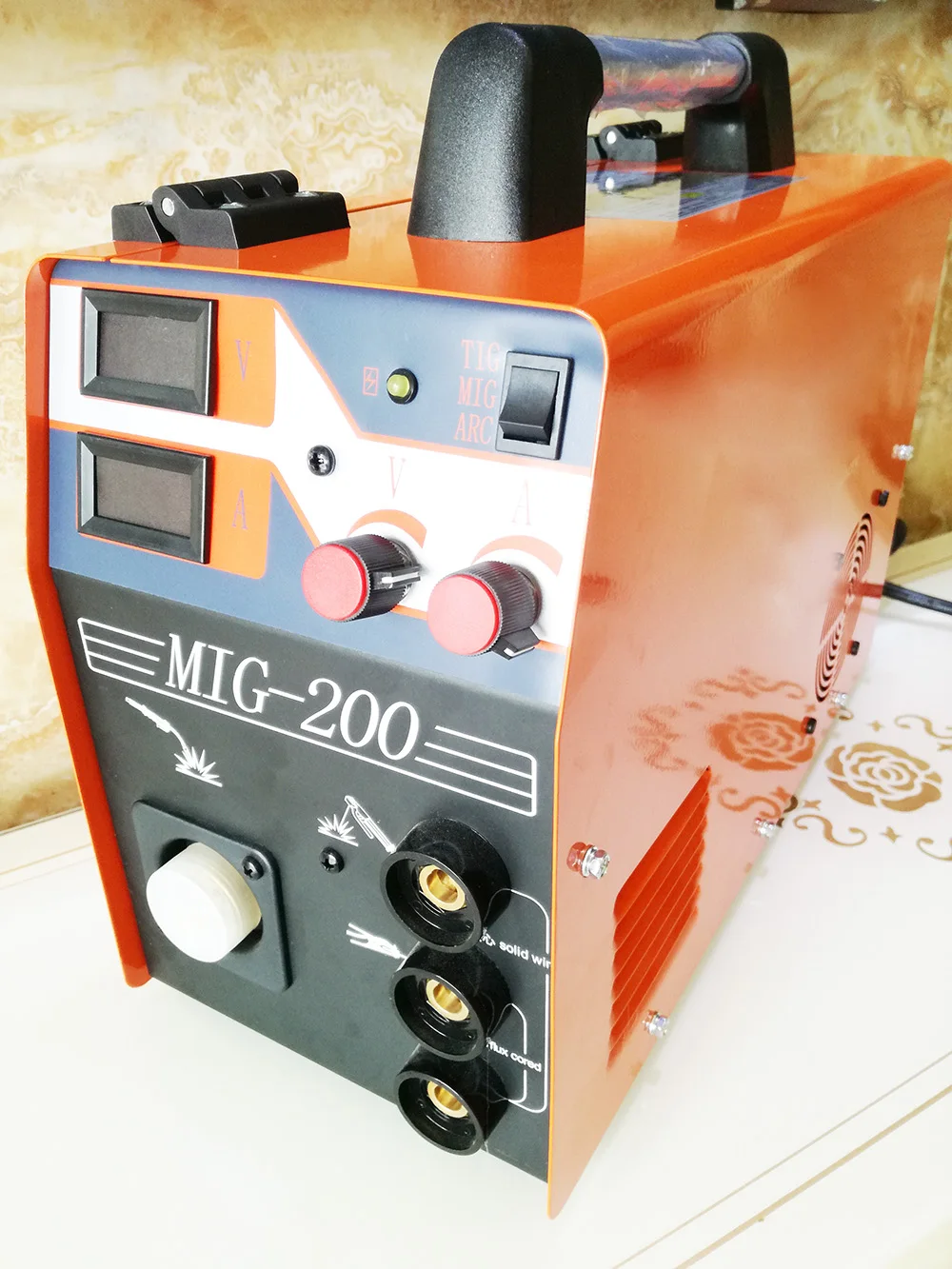 Mig сварщик внешний вид MIG200 функциональный DC газ без газа самоэкранированный MIG 4,0 мм дуговой сварочный аппарат MIG LIFT TIG MMA 220 В