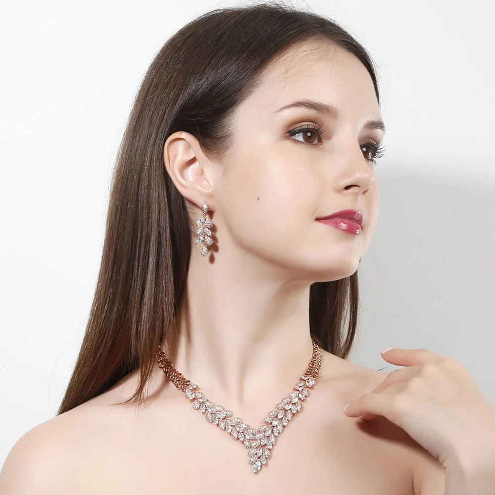 Ожерелье и серьги ThreeGraces в нигерийском стиле с большим листом синим фианитом