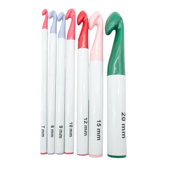 

7 Pieces Colorful Crochet Hooks Plastic Handle Needles Knitting Needles 7mm-20mm
