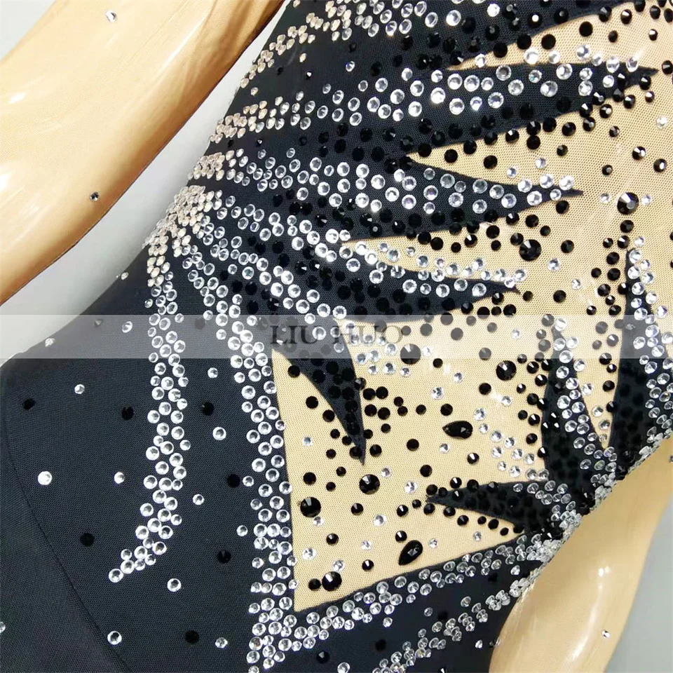 LIUHUO Abito Da Pattinaggio Su Ghiaccio Donna E Ragazza – Con Strass Cuciti A Mano – Morbido Spandex 90% – Varie Taglie E Colori