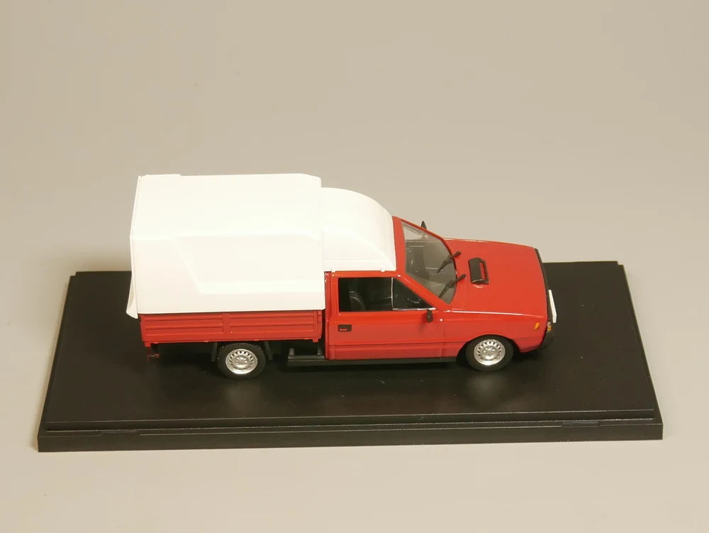Isst 1:43 FSO POLONEZ Модель литья под давлением модель автомобиля| |