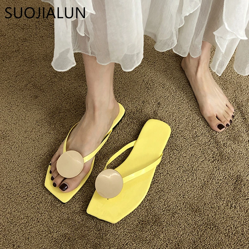

SUOJIALUN 2020 Summer Women Slippers Fashion Metal Buckle Ladies Flat Sandals Woman Casual Outside Flip Flop Beach Slides Shoes