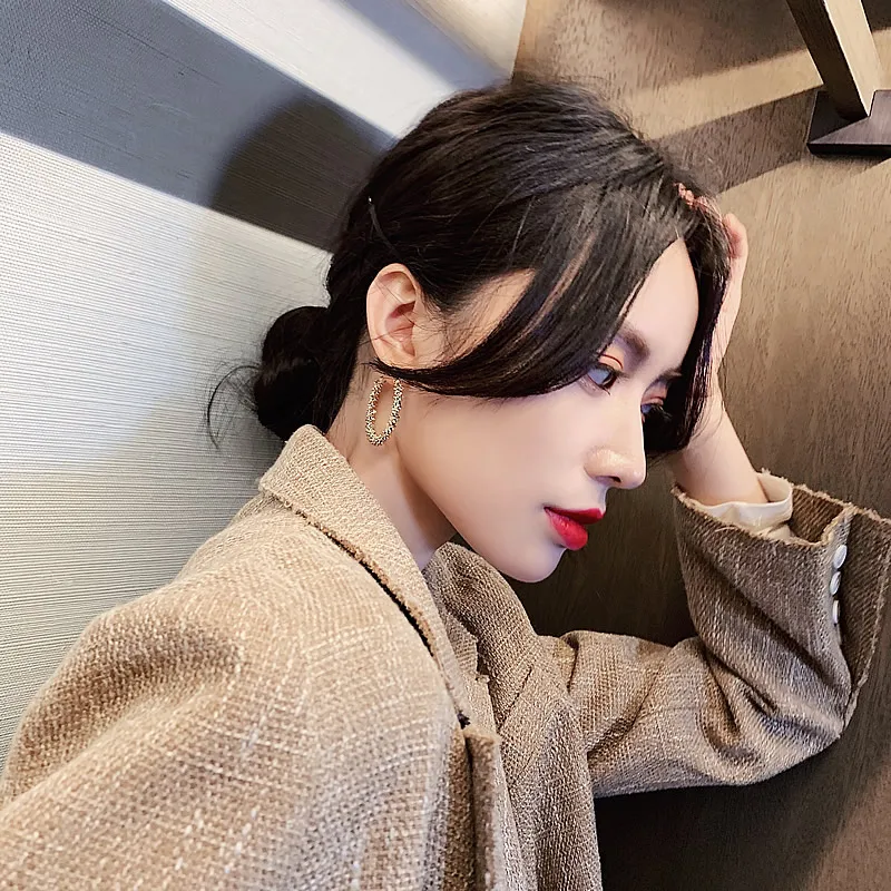 Fashion exaggerated metal woven Large Circle Earrings Simple ladies Earrings suitable for European and American women