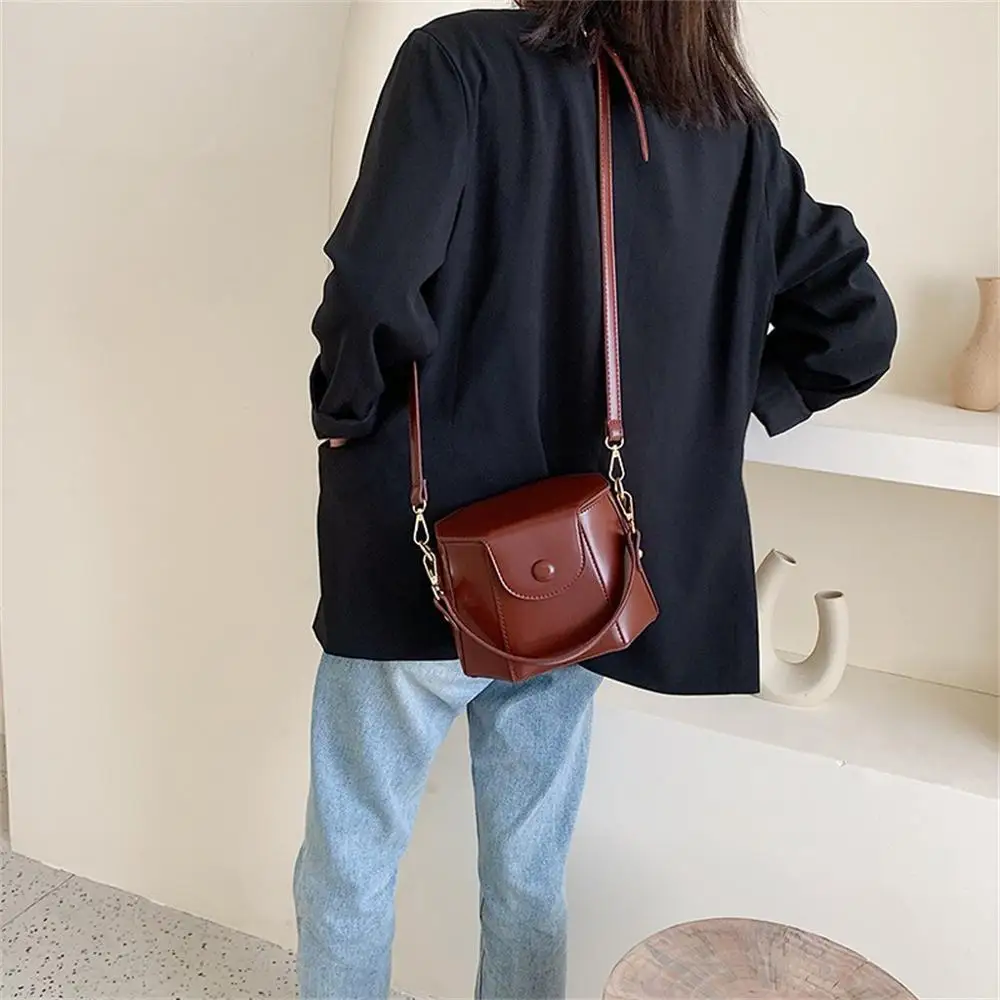 Women Bag Messenger Handbag Shoulder Small Square Wild Casual fashion simple leather Bucket Temperament Trend H1