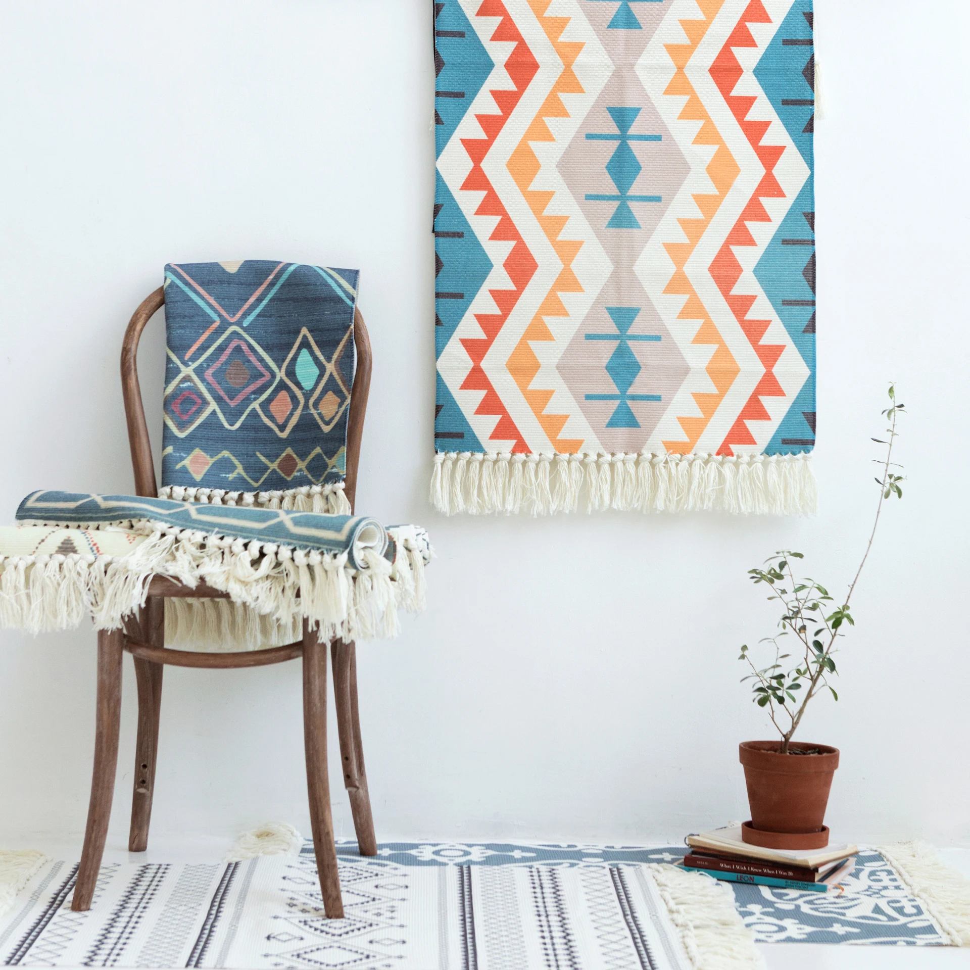 Хлопковый ковер Kilim для гостиной современный черного белого синего цвета с