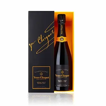 

Veuve Clicquot Extra Brut Extra Old Champagner in Geschenkpackung