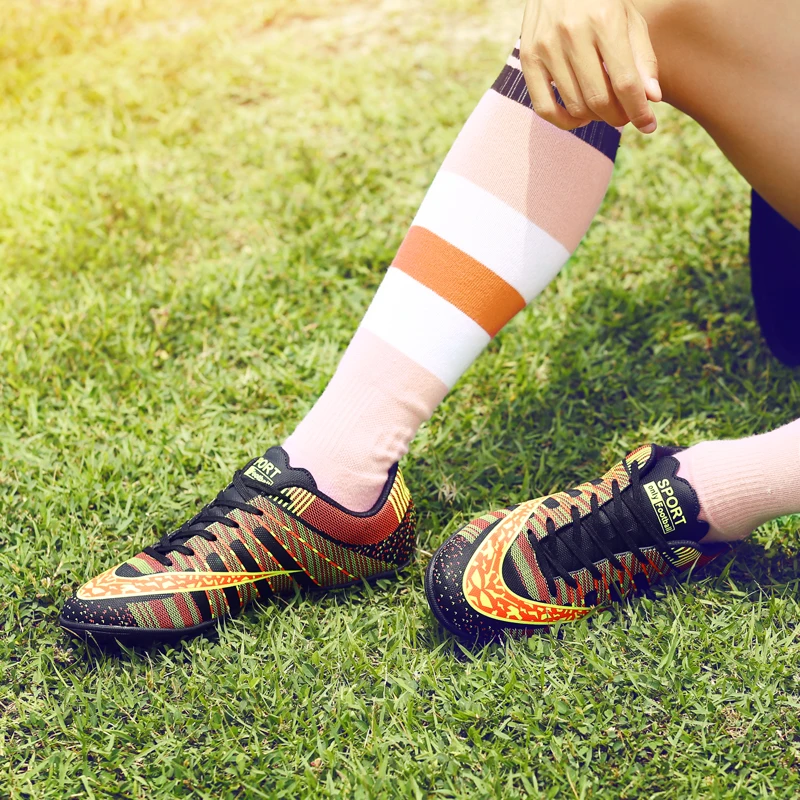 Летняя обувь для футбола мужские дышащие Спортивные кроссовки Уличная обувь для футбола детские противоскользящие футбольные бутсы легкие Chuteira