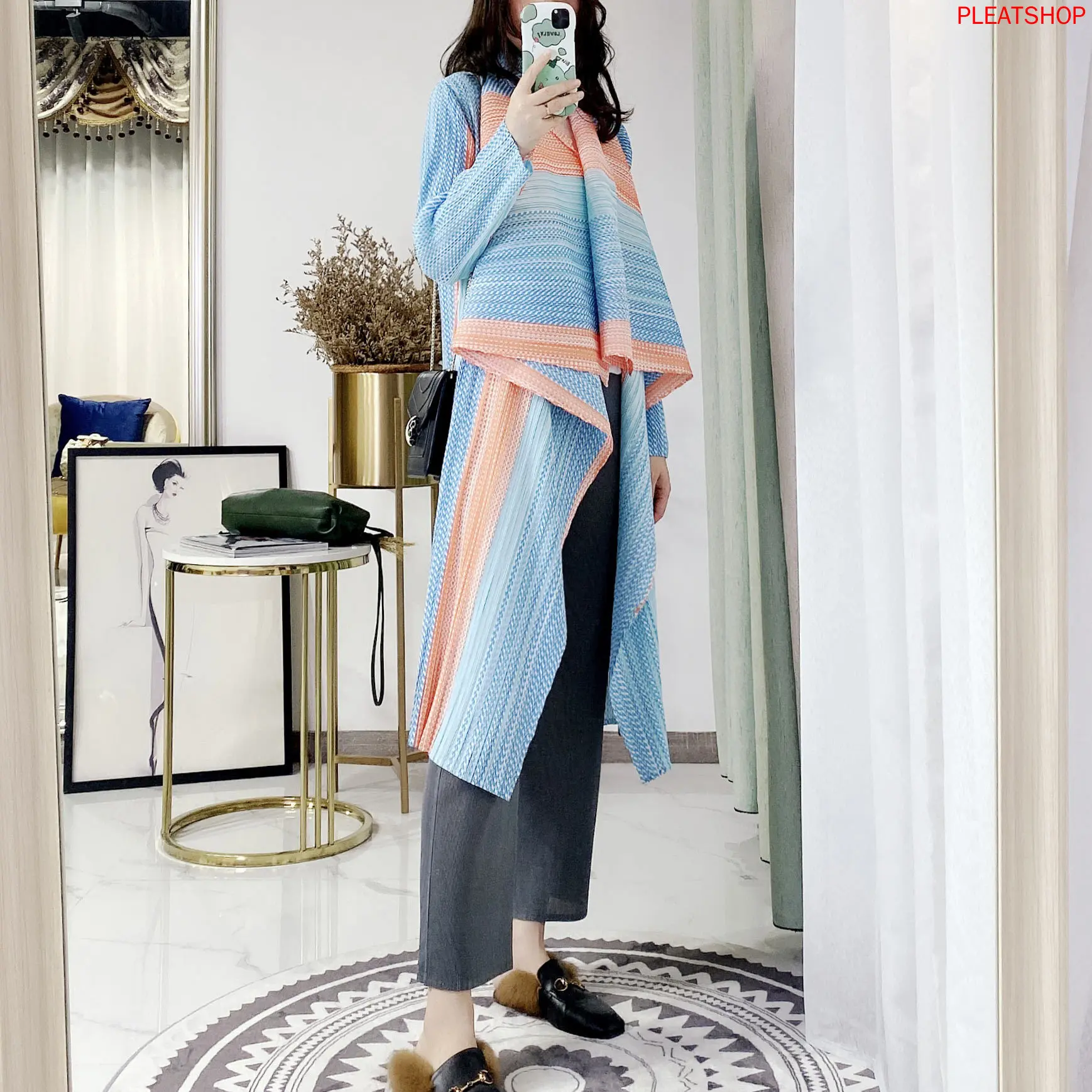 

Pleated Long Stripes Coat Women 's Mixed Colors Long Sleeve Miyake Straight -Cut Simple -Style 2020 Winter New windbreaker
