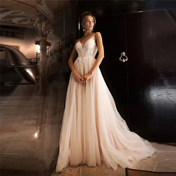

V-Neck Tulle Skirt A Line Wedding Dress 2021 New Style Backless Lace Appliques Top Bridal Gowns Custom Sleeveless Spring