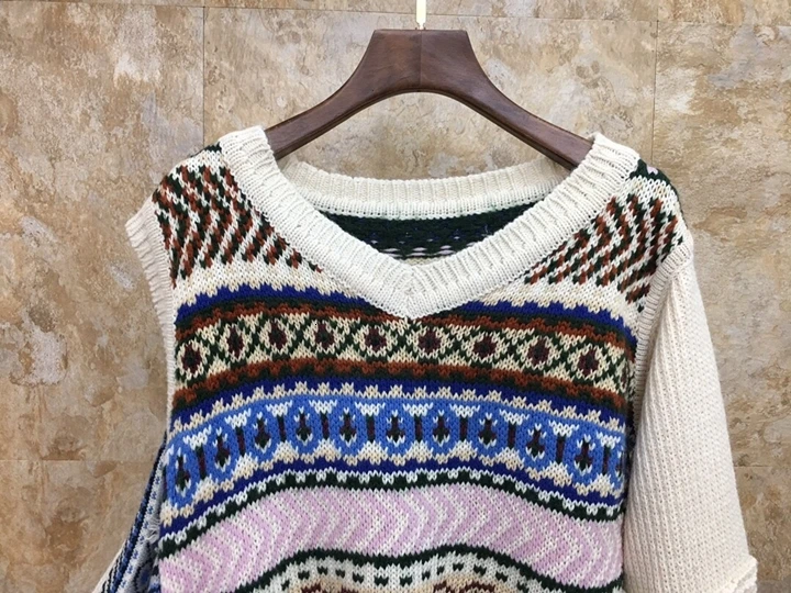 Autumn Early New Woman V-collar Shoulder-exposed Irregular Printing Knitted Long-sleeved Sweater Knitted Sweater 917