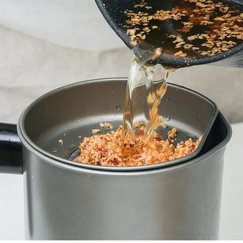 

Fried pot house uses wheat rice stone pan frying net to filter frame oil and water separation to save oil and oil for you