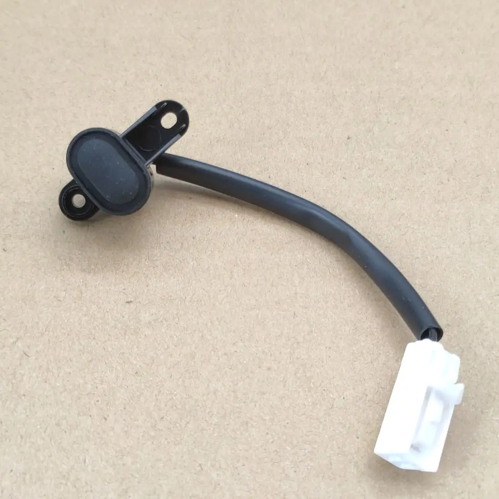 Trunk Switch Tailgate Switch Keyless Entry Button for Mazda 6 GH electromagnetic push button switch power cord switch