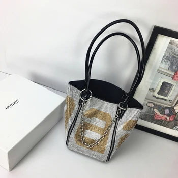 

Luxury Female Diamond Rhinestone Alphabet Bucket Bag 2020 New Fashion Flashing Diamond One-shoulder Portable Tote Bag Channels
