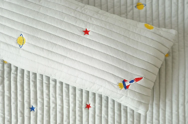 Pillow with filling Корейские Детские простыни, постельные принадлежности, хлопок, простыня для кроватки, ракета, вышивка стеганая детская кровать, одеяло, одеяла для маленьких мальчиков, весна-осень - Цвет: Pillow with filling