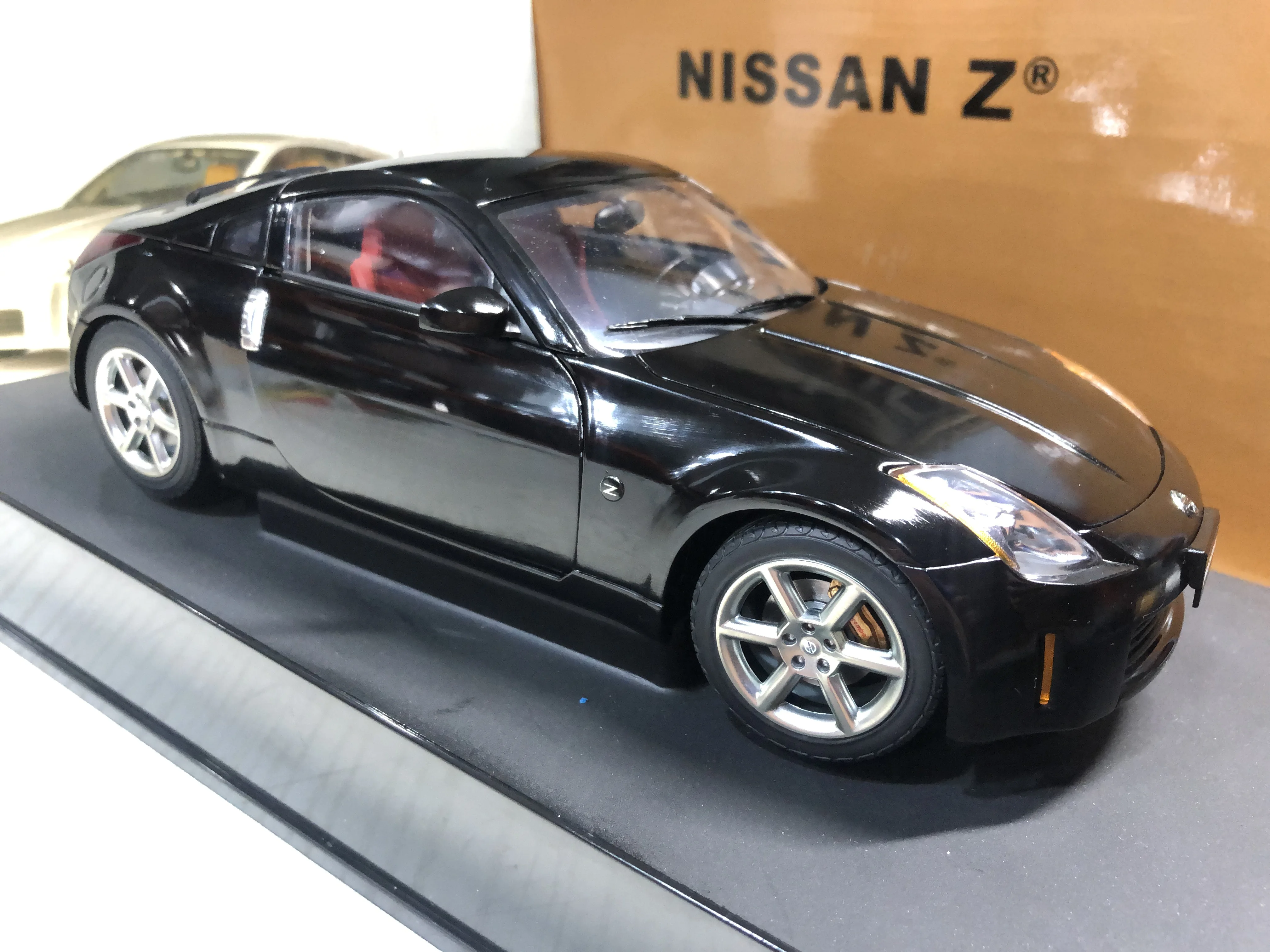 初回限定お試し価格】 Nissan 1/18 MAISTO 1/18 ダイキャスト NISSAN