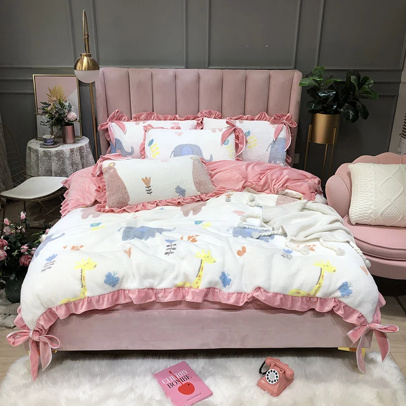 Белый бархатный фланелевый флисовый комплект постельного белья принцессы с принтом клубники и цветов, пододеяльник с бантом, постельное белье, простыня, наволочки
