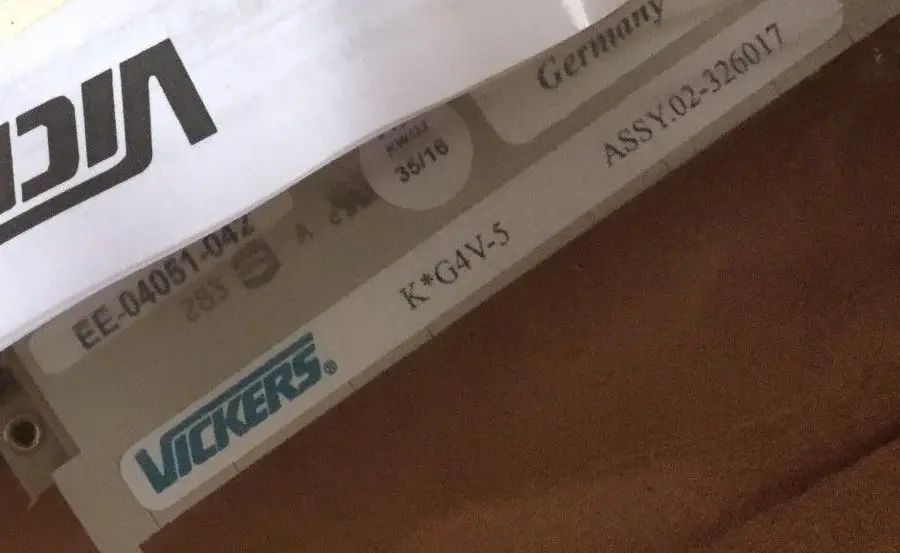 

EE-04051-042 K*G4V-5 ASSY-02-326017 vickers NEW vickers