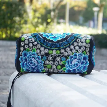 

Women Ethnic Handmade Embroidered Wristlet Clutch Bag Vintage Purse Wallet Zipper ID Credit Card Holders Phone Purse Pack 2019