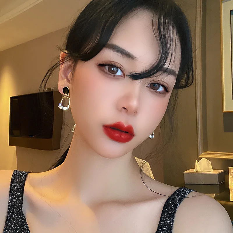 2021 Resplendent Square Earrings Advanced Fashion Euro American Pure Simple Earrings Queen's Temperament Earrings - Image 3