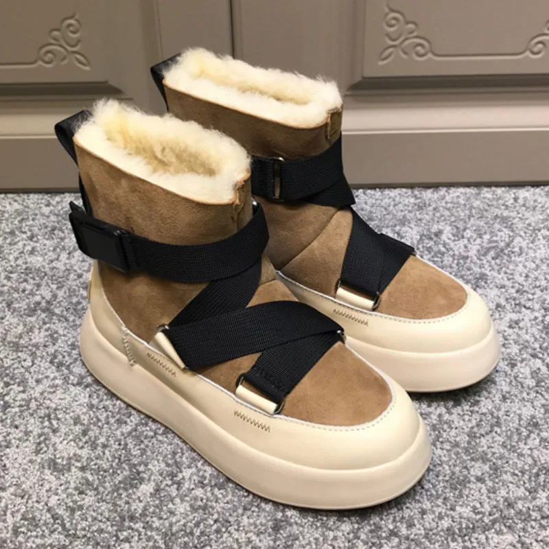 Зимние ботинки на плоской платформе; ботильоны на меху из натуральной шерсти; цвет бежевый, черный; модная обувь; зимние теплые ботинки; женская обувь