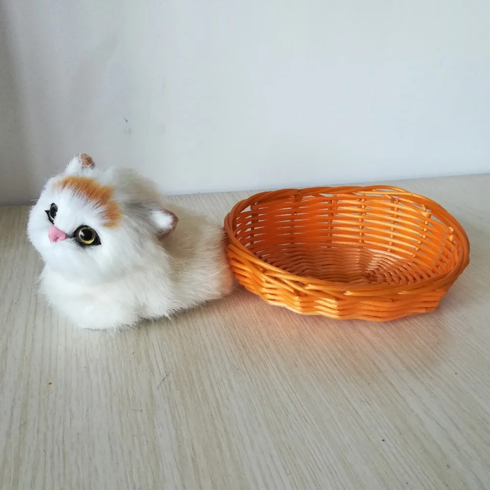 Реальная игрушка Белый Кот около 12x8x9 см Твердые игрушечные модели полиэтилен и меха прекрасный кот с корзиной, украшение дома игрушка подарок s1981