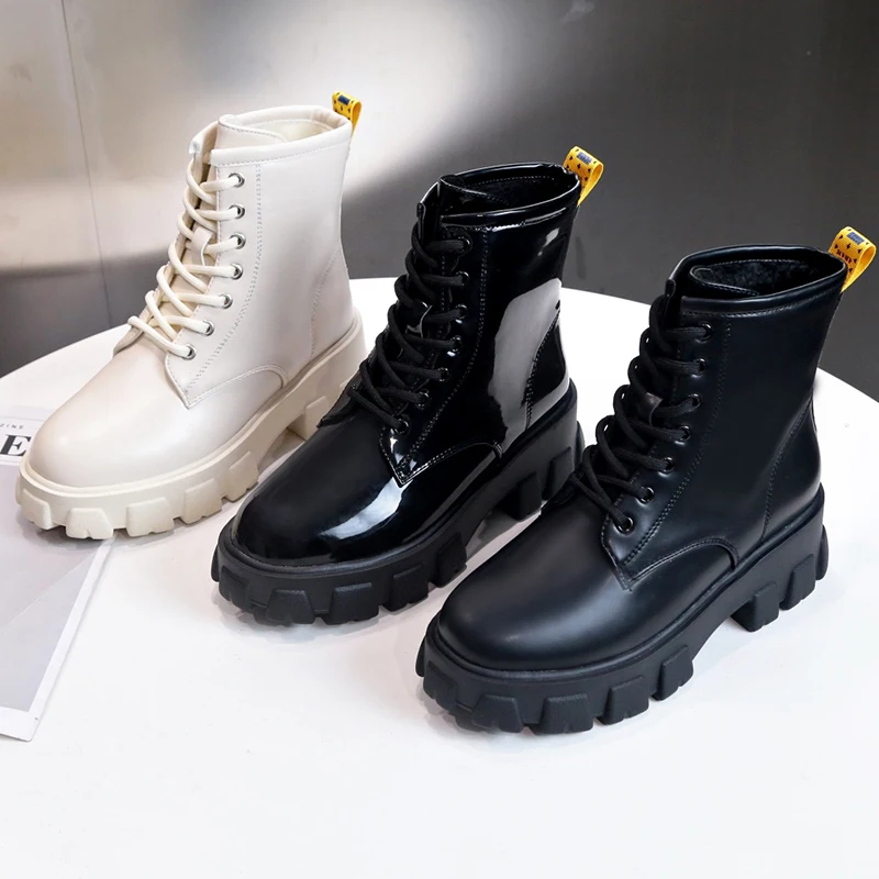 Новинка года; зимние теплые ботинки; женские кожаные ботильоны; Цвет черный, белый; женские армейские ботинки на платформе с высоким каблуком и плюшевой подкладкой на шнуровке