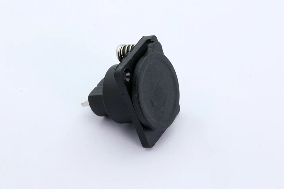 XLR FEMALE ROCKET (7)