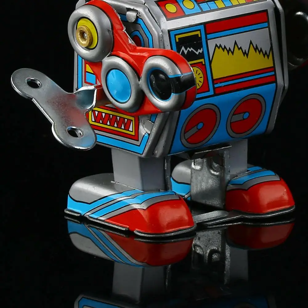 Mini Vintage Retro Tin Wind Up Tin Robot Clockwork Movable Toy Collectible Decoration Model Toy Boys Xmas Gift Collection