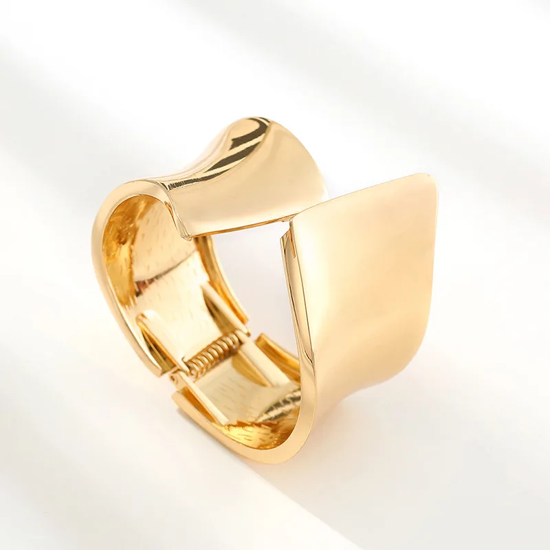 Womens Bangle Bracelets New Fashion Jewelry Symmetrical Gold Plated Luxury Wide Bracelet Accessories for Women bangle bracelet