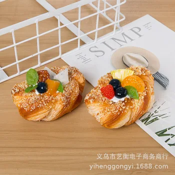 

2pcs Artificial Food Bread Tart Pie Dessert Simulation Model Fake Cake Mousse Fruit Bakery Photography Props Decor (Flower Shape