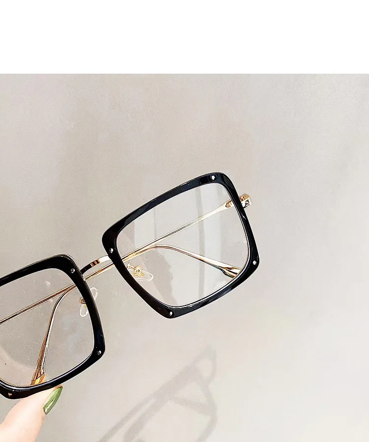 16115612691_770435616