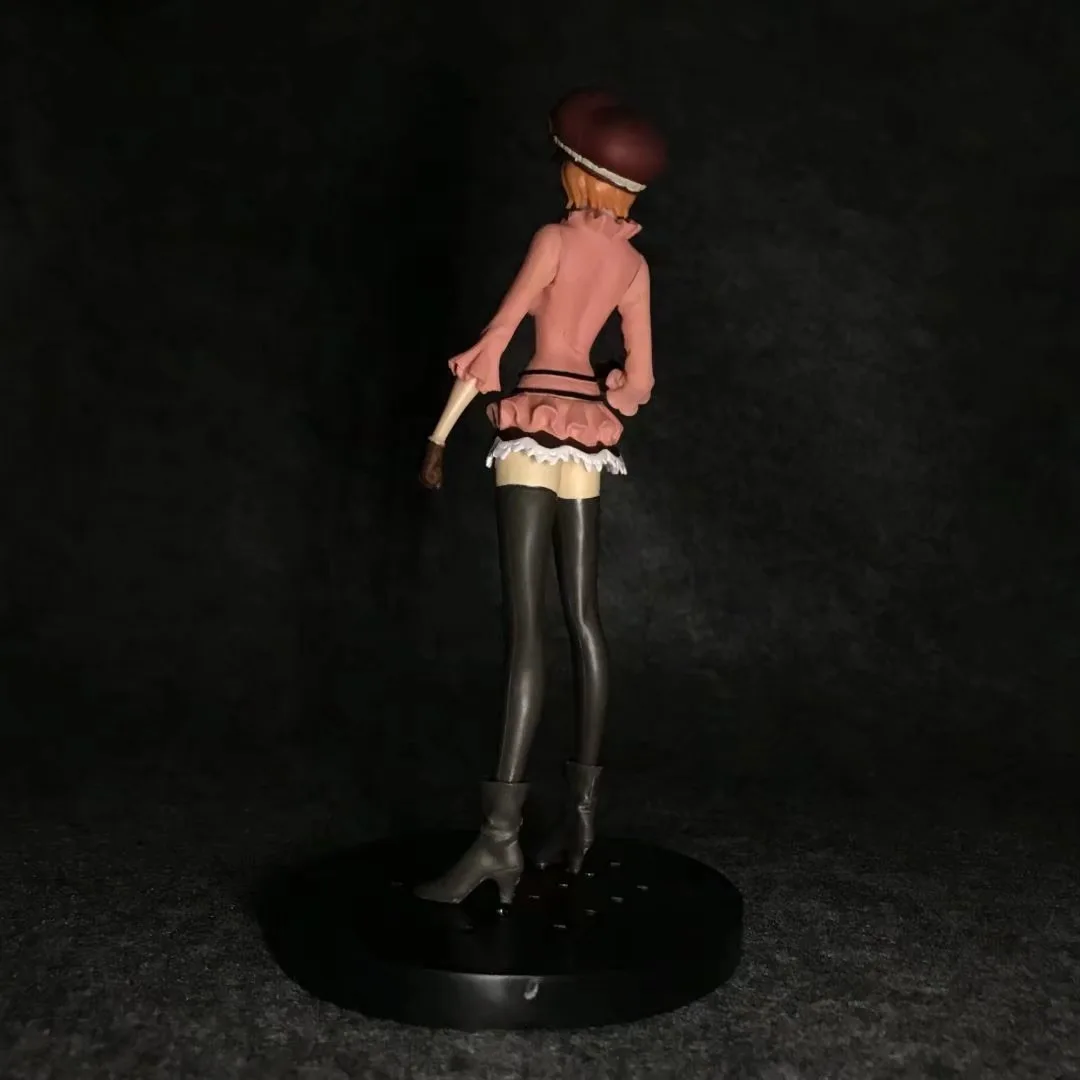 

One Piece Theater Version DXF Sister-in-Law Kerr Pull Boxed Garage Kit Figurine Model Car Mounted Decoration