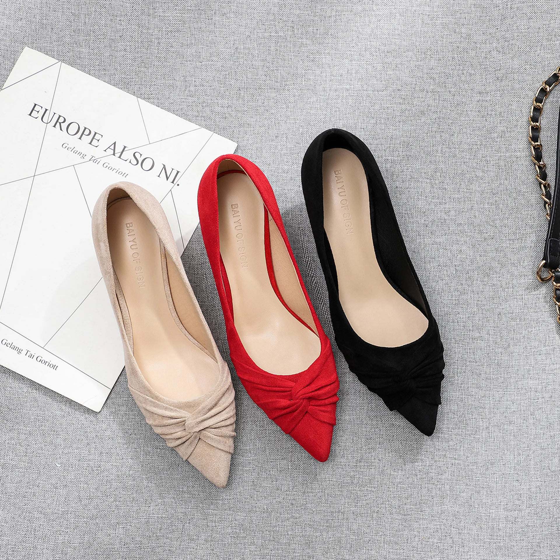 

2019 Winter Red Small Thin High Heels Shoes Woman 3.5cm Pointed Toe Solid Black Pleated Elegant Solid Flock Wedding Heels Pumps