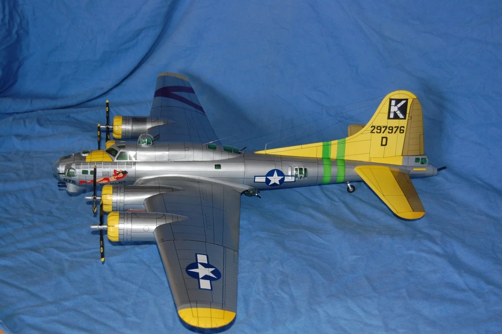 ケンタイ  1/72 B-17G Flying Fortress 製作中 B-17G Flying Fortress 