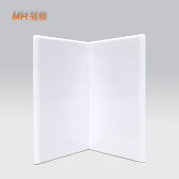 

Minghao Currently Available Wholesale Triangle Right Corner Curved Surface Plastic Floating Device Fondant Cake Mold Tool Plasti