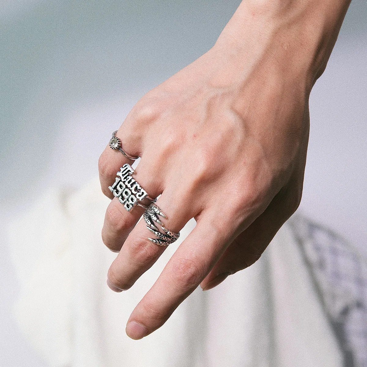 

Europe and America Vintage Creative Eagle Claw-studded Rings Retro Silver Geometric Alphanumeric 1998 Rings for Women Jewelry