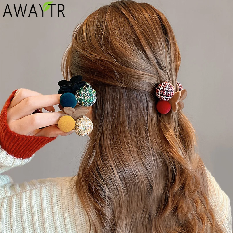 

Новинка 2022, милые женские плюшевые шарики для девушек, боковые челки, зажим, корейская мода, зимние пушистые милые цветные шпильки для волос с вишней, аксессуары для волос
