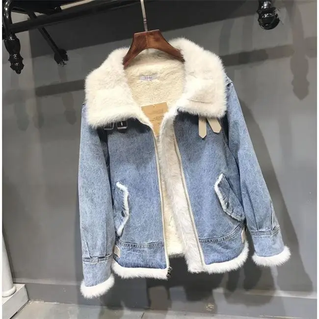 remarkable  Womens Winter Cashmere Denim Jacket 2019 New Womans Fashion Thicker Two-wear Locomotive Jacket Lamb