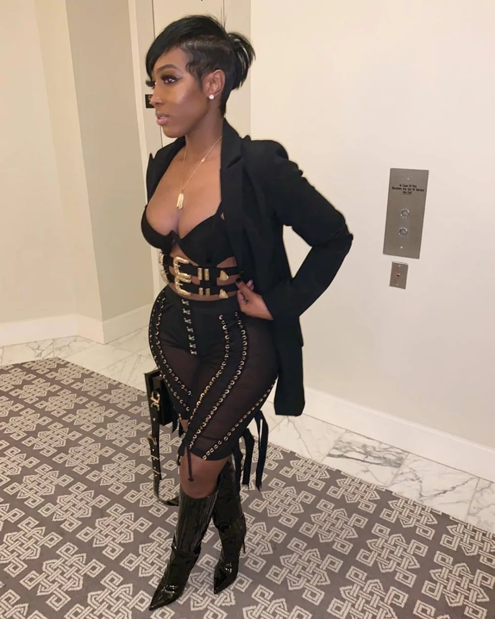 11816613187_136178077