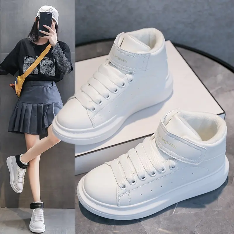 

Women Casual Shoes 2019 New Women Sneakers Fashion Breathable PU Leather Platform White Women Shoes Soft Footwears Plus Size 40