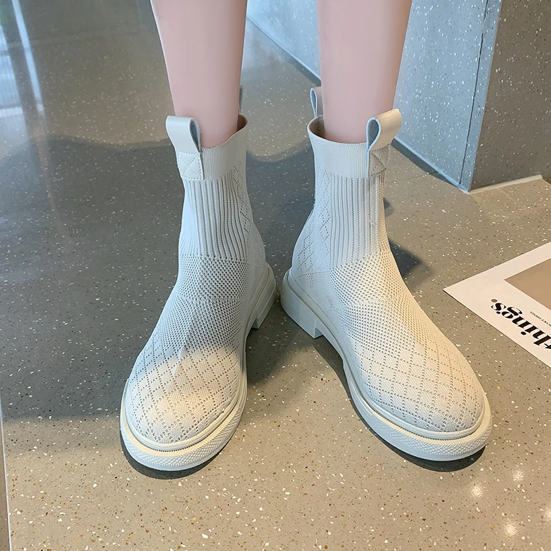 

Женские сапоги из эластичной ткани, однотонные дышащие на платформе, без застежки, на низком устойчивом каблуке, с круглым носком, модная обувь