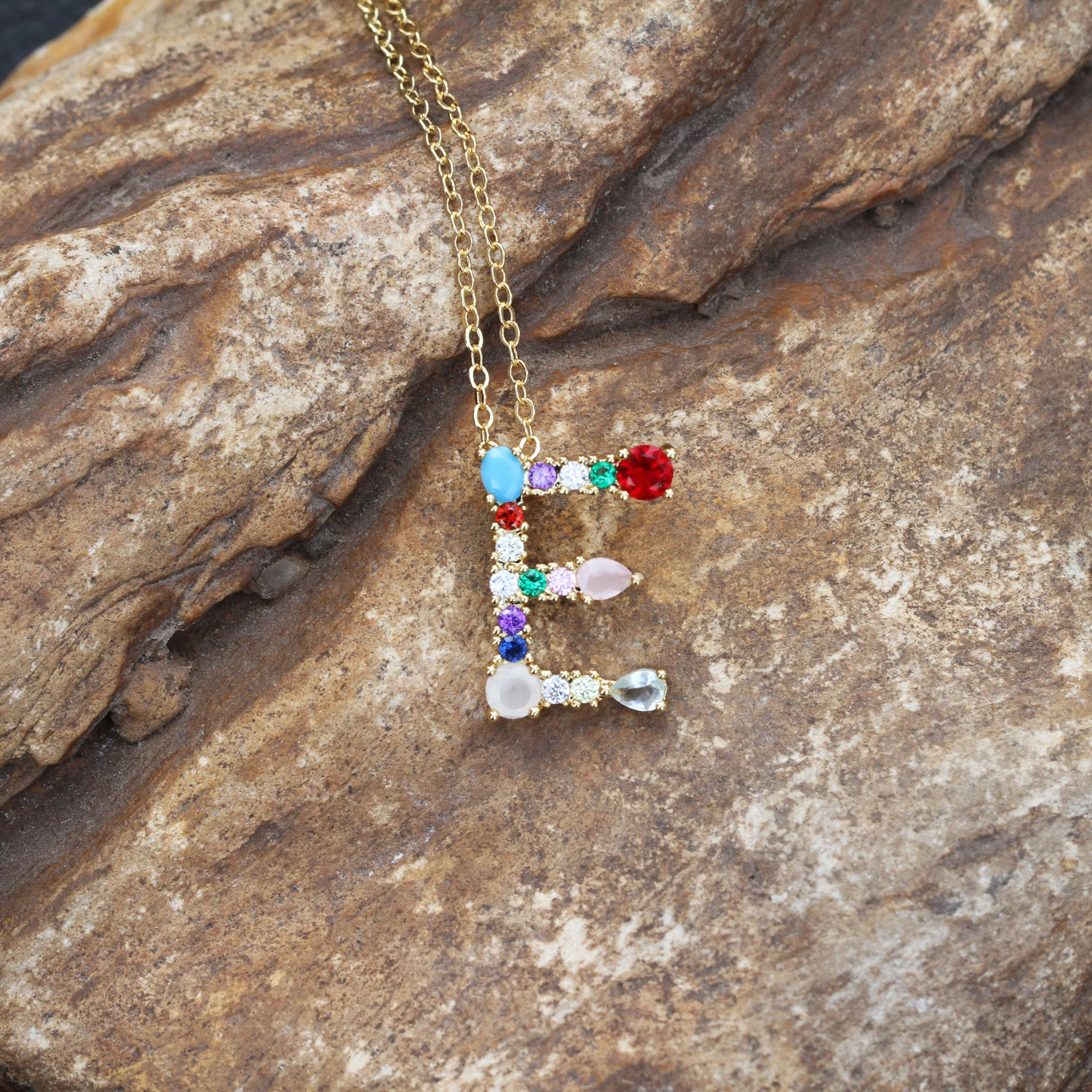 Модное красочное ожерелье с подвеской для женщин, радужная A-Z, 26 букв, о-цепь, золотое ожерелье, очаровательное ювелирное изделие для женщин, свадебный подарок