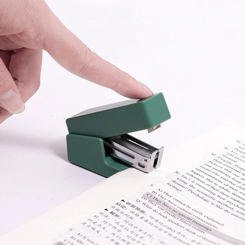 Mini Morandi Color Metal Stapler Set with 640pcs Staples 24/6 Binding Tools Stationery Office School Student Supplies F345