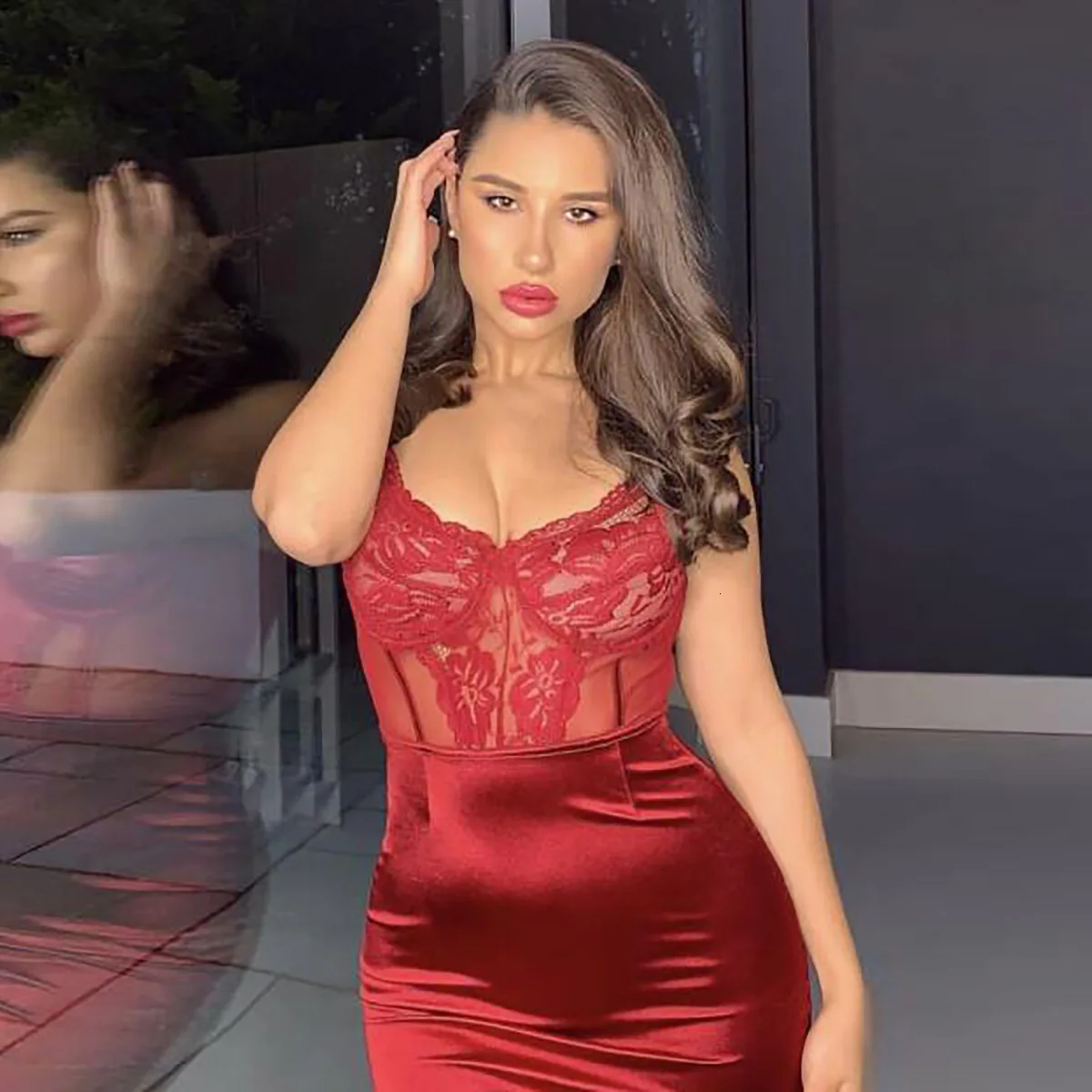 9XYLOV]{TO]F8BLV~`SO}]M