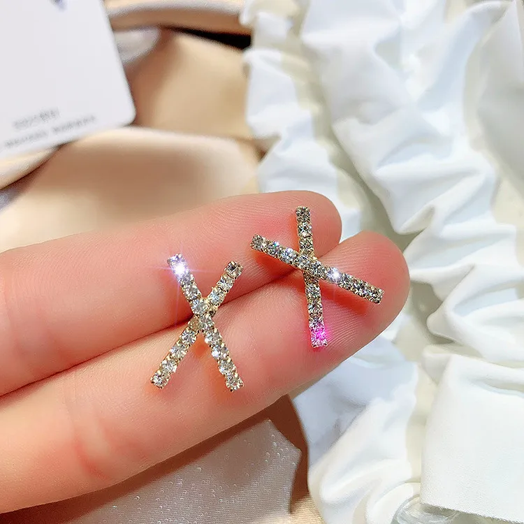 Милые женские маленькие Пуссеты крестики Романо набор из серебристого и золотого Цвет серьги с символами Модный высококачественный Двойные серьги для Для женщин