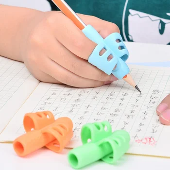 

3pcs Two-fingers Soft Glue Pen Grip Environmentally friendly Soft glue Writing correction tool child Wobi Pen Gripss