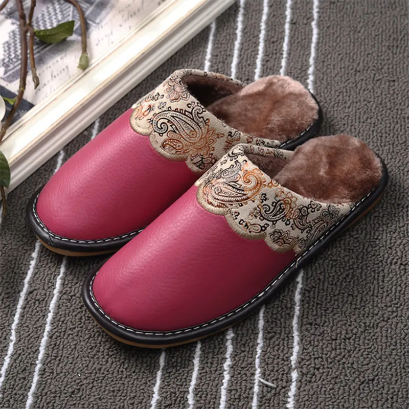 rose red Зимние женские тапочки из натуральной кожи; домашняя Нескользящая теплая обувь; мужские теплые меховые тапочки размера плюс; Новинка года - Цвет: rose red