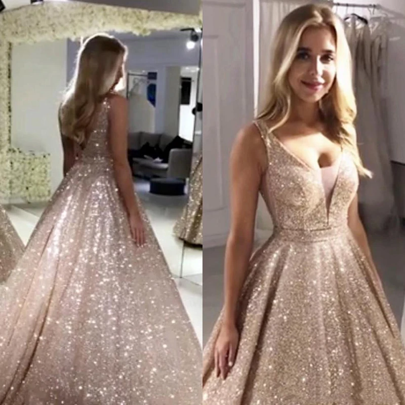 

2020 Rose Gold Sequined Vintage Prom Dresses V Neck Sparkling A-line Backless Long Evening Party Gowns Robe De Soiree