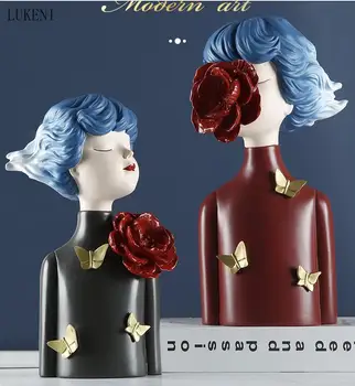 

Nordic Creative Character Girl Resin Ornaments Home Livingroom Table Figurines Crafts Hotel Office Desktop Artwork Decoration